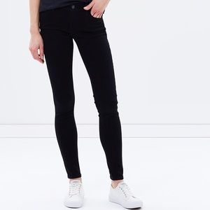 Levi’s Strauss 710 Super Skinny Jeans